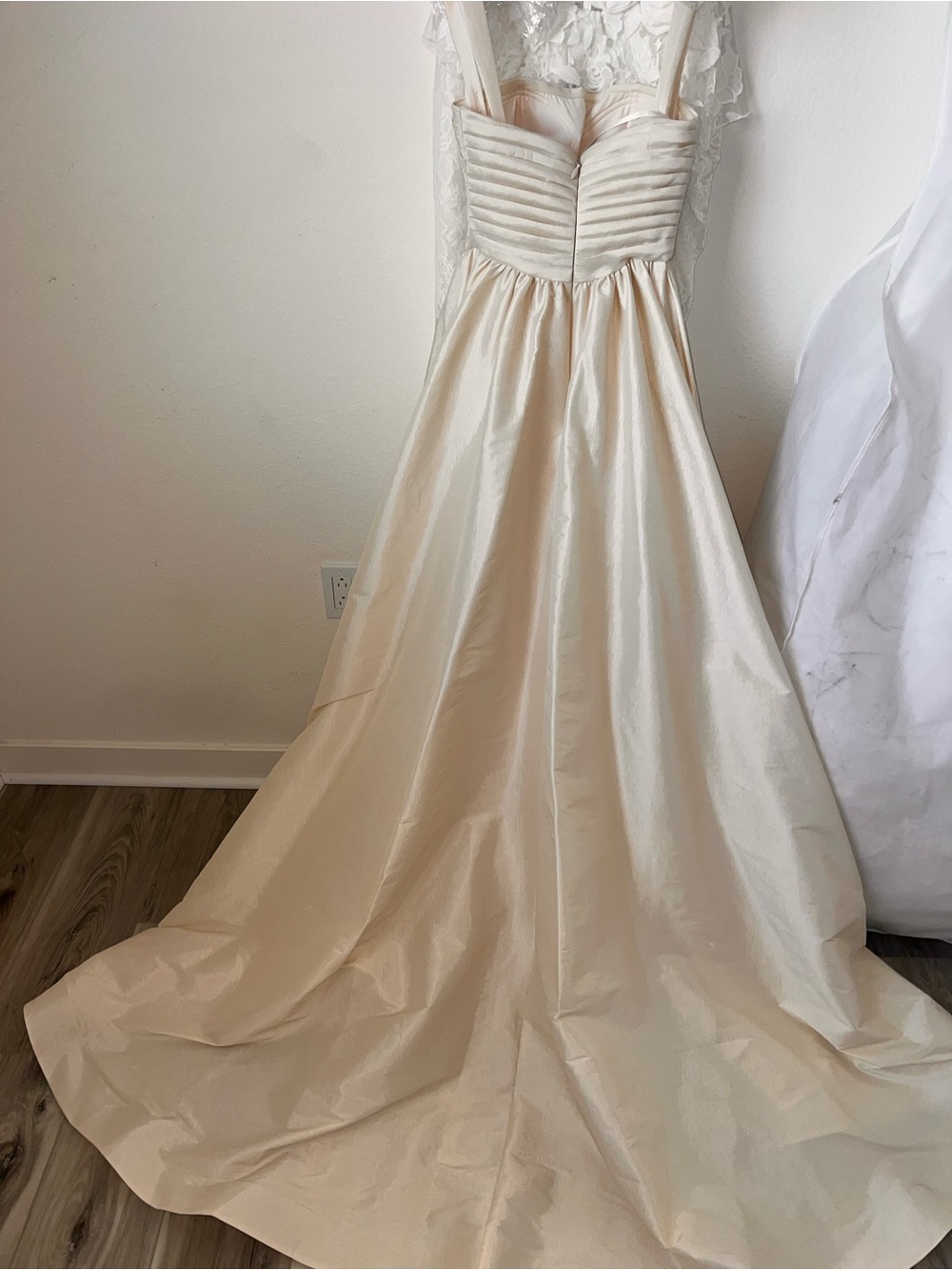 Meshki The CARLA Ruched Gown- Cream A-Line Bridal Gown High Slit-Size XS - Picture 13 of 16
